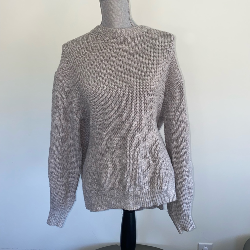Grey ribbed sweater